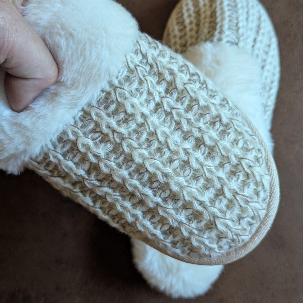 NWT Slippers Size 8.